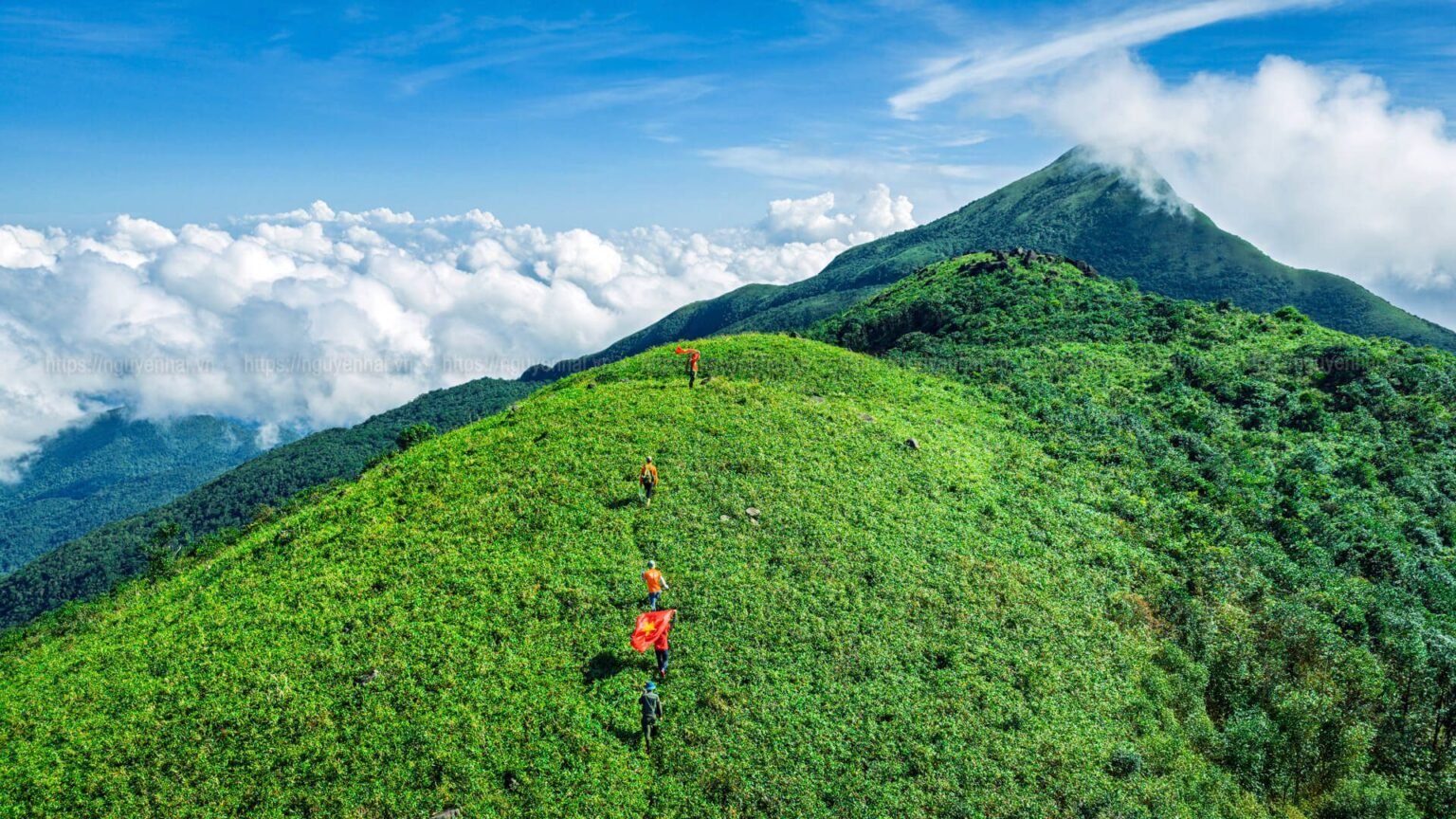 Cảnh quan núi rừng miền Tây Quảng Trị