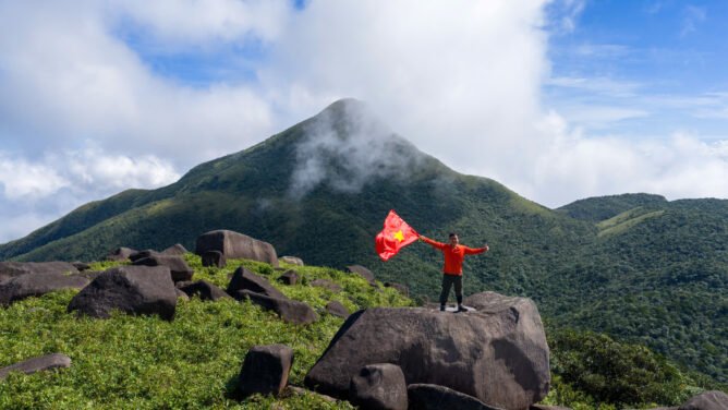 Săn mây, chinh phục Bản thân