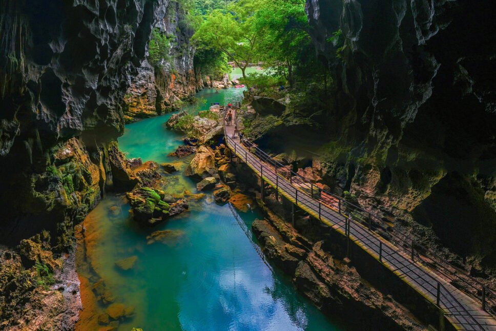 Trải nghiệm Sông chày hang Tối
