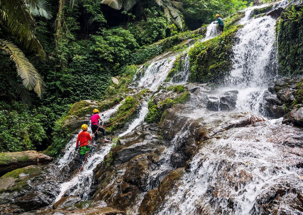 Trekking Vượt Thác Dương Cầm