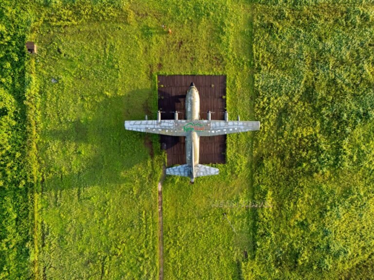 Máy bay C130 tại sân bay Tà Cơn